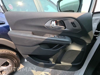 2025 Chrysler Pacifica Select 121.6" WB - miniatura 9