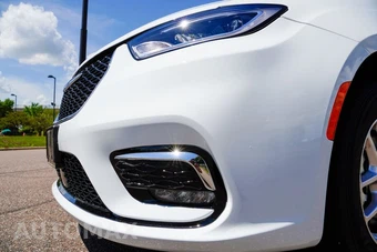 2025 Chrysler Pacifica Select 121.6" WB - miniatura 18