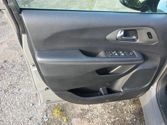 2025 Chrysler Pacifica Select 121.6" WB - miniatura 9