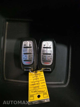 2025 Chrysler Pacifica Select 121.6" WB - miniatura 8