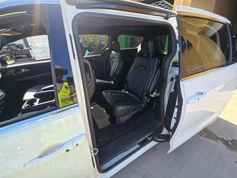 2025 Chrysler Pacifica Select 121.6" WB - miniatura 10
