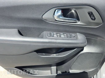 2025 Chrysler Pacifica Select 121.6" WB – miniatura 9
