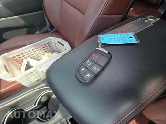 2025 Dodge Durango R/T Plus - miniatura 8