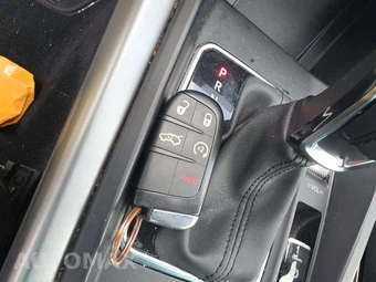 2025 Dodge Hornet R/T – miniatura 5