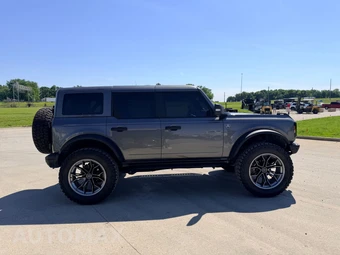 2025 Ford Bronco Badlands Advanced - miniatura 4