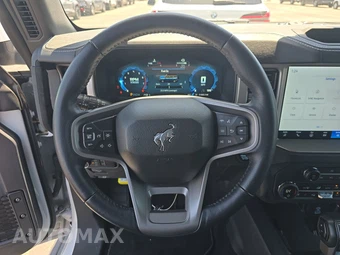 2025 Ford Bronco Outer Banks - miniatura 10