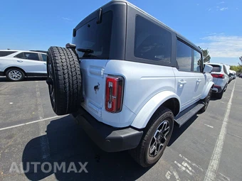 2025 Ford Bronco Outer Banks - miniatura 4