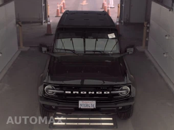 2025 Ford Bronco Outer Banks - miniatura 2
