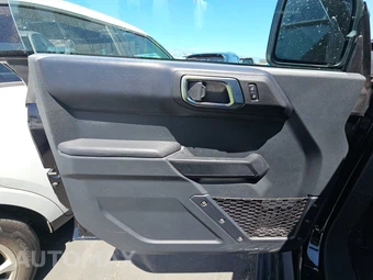 2025 Ford Bronco Outer Banks - miniatura 9