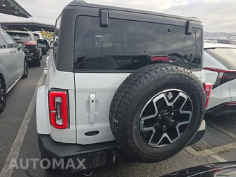 2025 Ford Bronco Outer Banks - miniatura 5