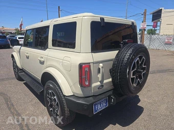2025 Ford Bronco Outer Banks - miniatura 2