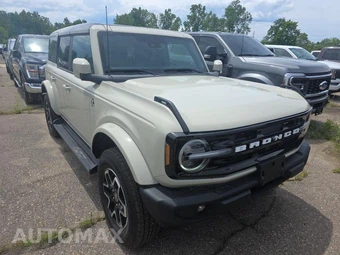 2025 Ford Bronco Outer Banks - miniatura 3