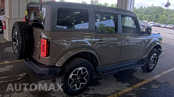 2025 Ford Bronco Outer Banks - miniatura 4