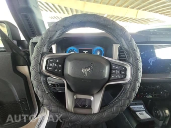 2025 Ford Bronco Outer Banks - miniatura 10