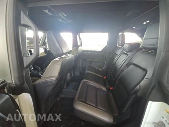 2025 Ford Bronco Outer Banks - miniatura 13
