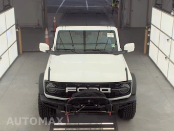 2025 Ford Bronco Outer Banks - miniatura 2