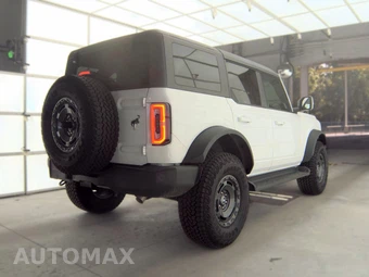 2025 Ford Bronco Outer Banks - miniatura 4