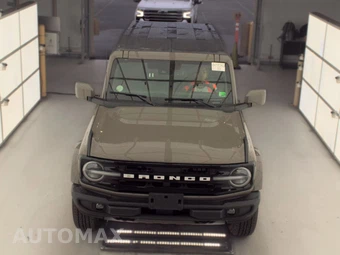 2025 Ford Bronco Outer Banks - miniatura 2