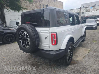 2025 Ford Bronco Outer Banks - miniatura 3