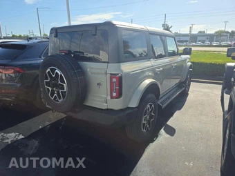 2025 Ford Bronco Outer Banks - miniatura 3