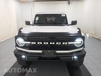 2025 Ford Bronco Outer Banks - miniatura 2