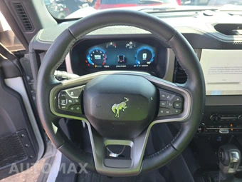 2025 Ford Bronco Outer Banks - miniatura 10