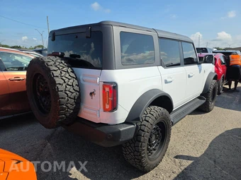 2025 Ford Bronco Outer Banks - miniatura 4