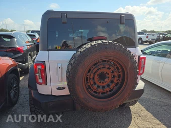 2025 Ford Bronco Outer Banks - miniatura 5