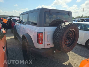 2025 Ford Bronco Outer Banks - miniatura 6