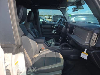 2025 Ford Bronco Outer Banks - miniatura 8