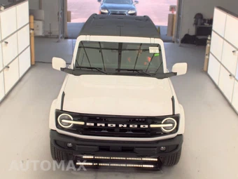 2025 Ford Bronco Outer Banks - miniatura 2