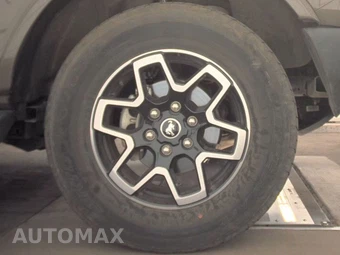 2025 Ford Bronco Outer Banks - miniatura 10
