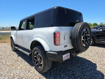 2025 Ford Bronco Outer Banks - miniatura 2