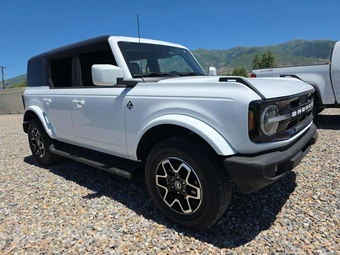 2025 Ford Bronco Outer Banks - miniatura 4
