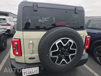 2025 Ford Bronco Outer Banks - miniatura 5