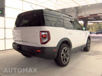 2025 Ford Bronco Sport Outer Banks - miniatura 4