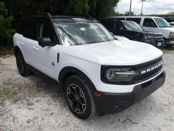 2025 Ford Bronco Sport Outer Banks - miniatura 3