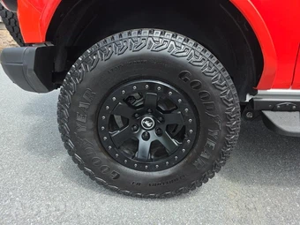 2025 Ford Bronco Stroppe Edition - miniatura 10