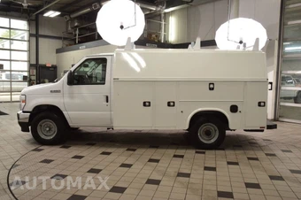 2025 Ford E-350 Cutaway - miniatura 3