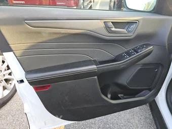 2025 Ford Escape Active - miniatura 9