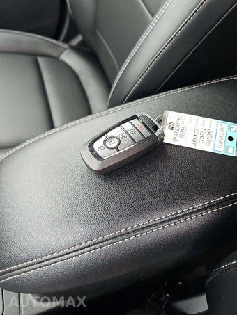 2025 Ford Escape Hybrid Platinum - miniatura 8