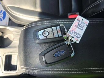 2025 Ford Escape Platinum - miniatura 8