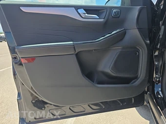 2025 Ford Escape Platinum - miniatura 15