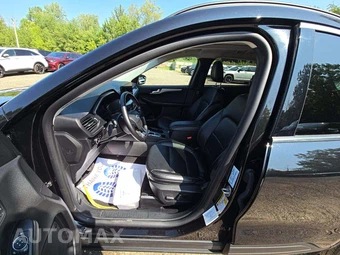 2025 Ford Escape Platinum - miniatura 3