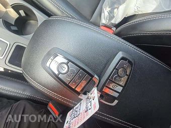 2025 Ford Escape Platinum - miniatura 5