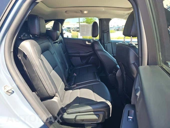 2025 Ford Escape Platinum - miniatura 16
