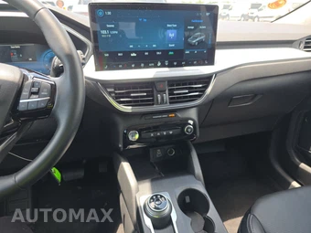 2025 Ford Escape Platinum – miniatura 17
