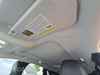 2025 Ford Escape Platinum - miniatura 11