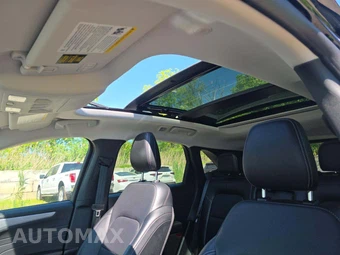 2025 Ford Escape Platinum - miniatura 8