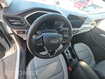 2025 Ford Escape Platinum - miniatura 17